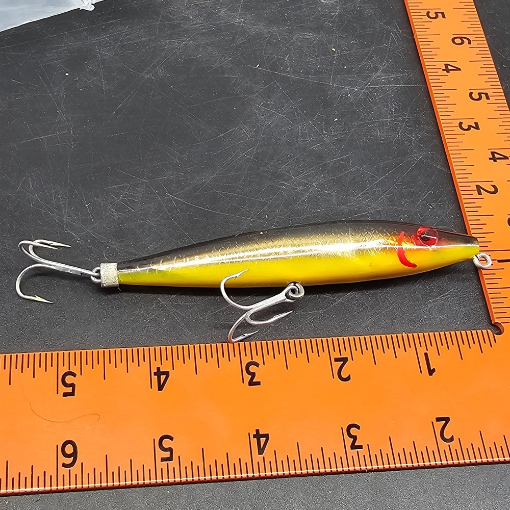 L&S MirrOlure L-S Saltwater Fishing Lure Yellow Black Scale 4.25in 3125